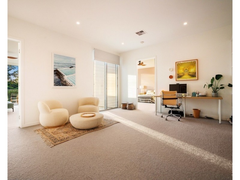 2516 Cressbrook Drive, Hope Island QLD 4212