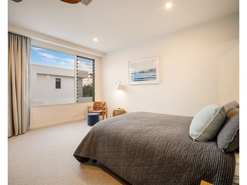 2516 Cressbrook Drive, Hope Island QLD 4212