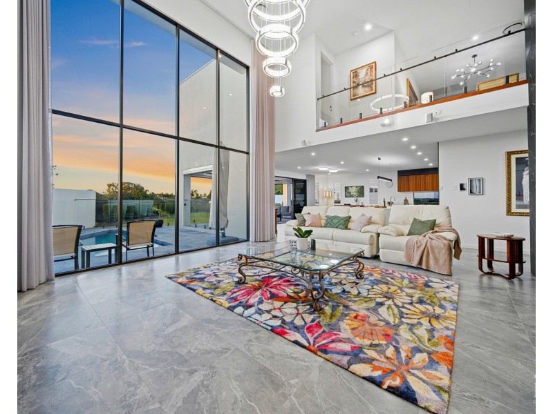 9213 Peter Senior Drive, Hope Island QLD 4212