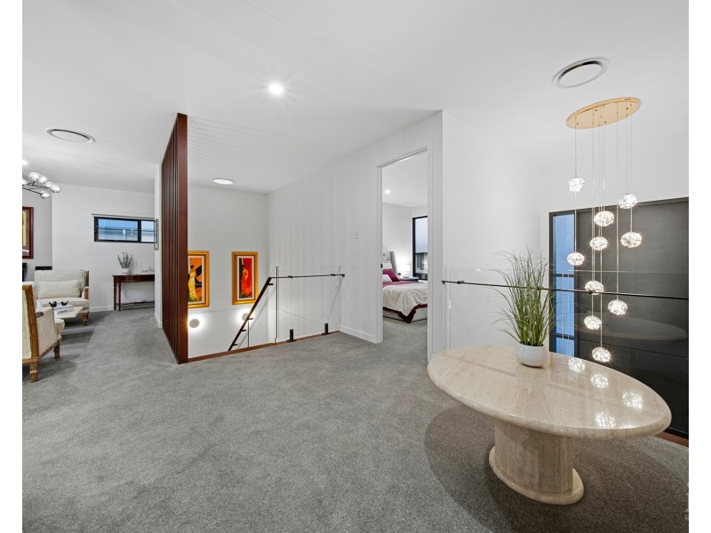 9213 Peter Senior Drive, Hope Island QLD 4212