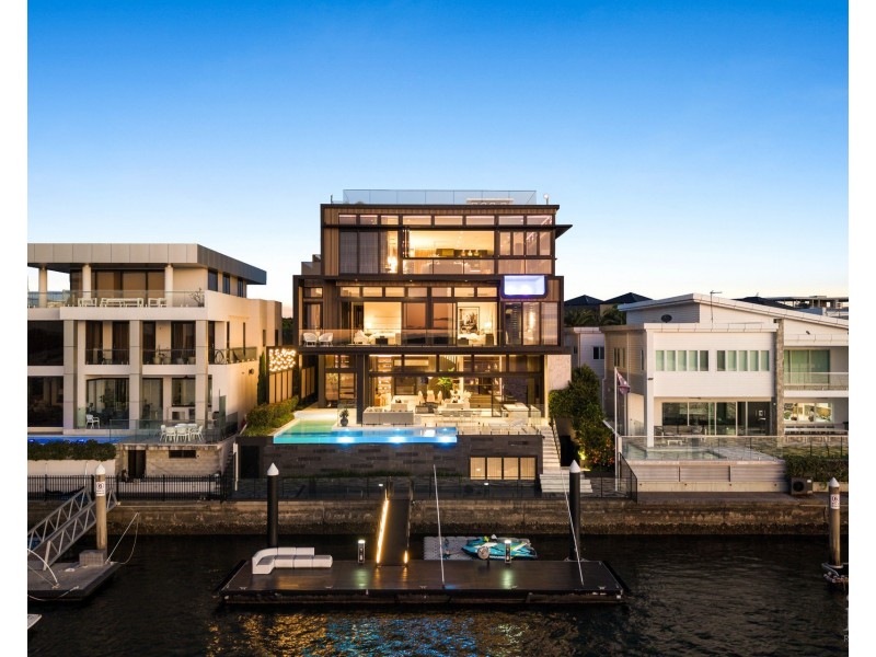 37 Knightsbridge Parade West, Sovereign Islands QLD 4216