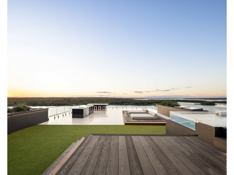 37 Knightsbridge Parade West, Sovereign Islands QLD 4216