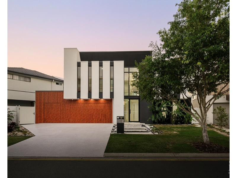 5030 Harbourview Drive, Hope Island QLD 4212