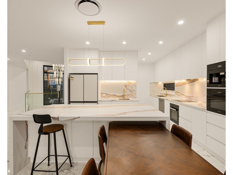 5030 Harbourview Drive, Hope Island QLD 4212