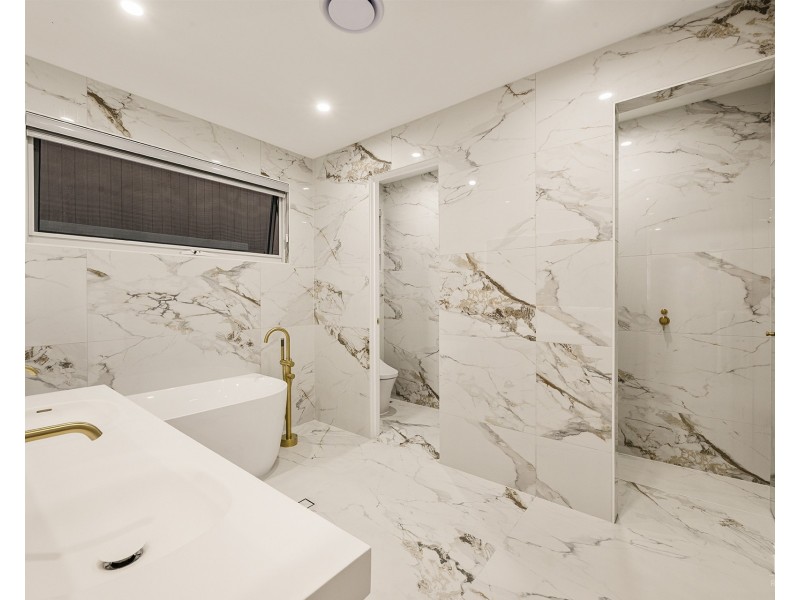 5030 Harbourview Drive, Hope Island QLD 4212