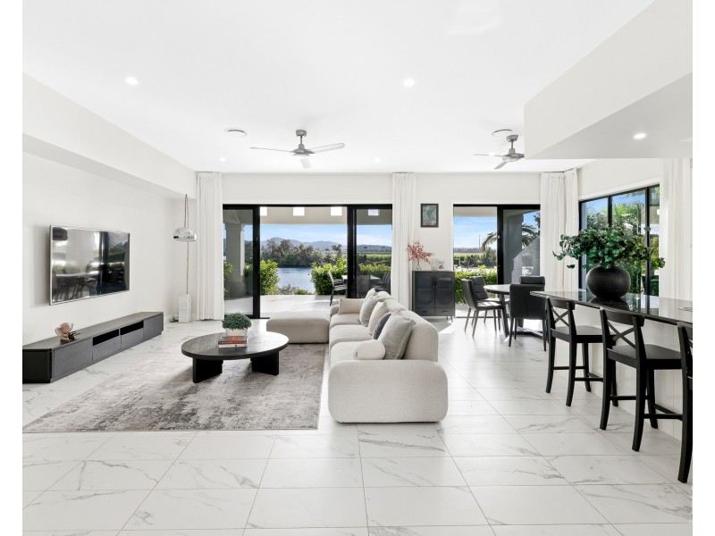 3131 Riverleigh Drive, Hope Island QLD 4212