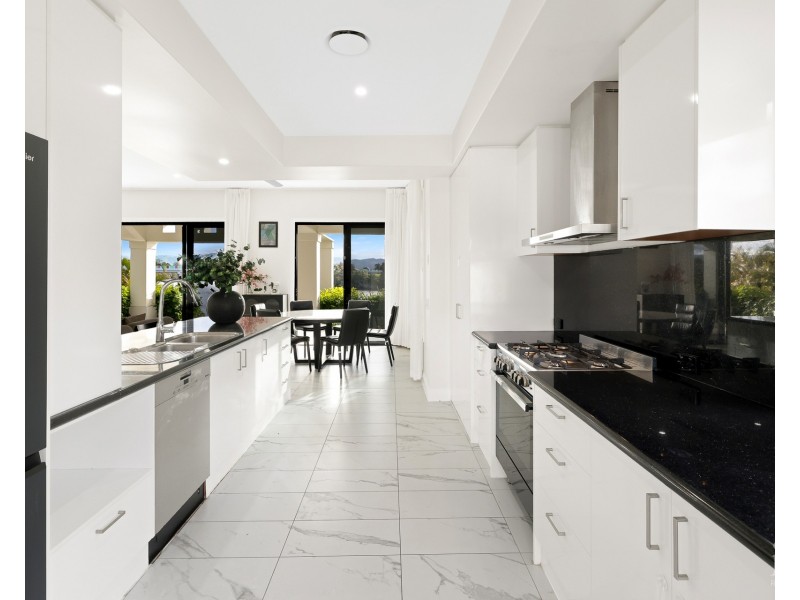 3131 Riverleigh Drive, Hope Island QLD 4212
