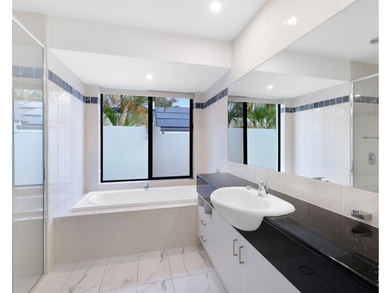 3131 Riverleigh Drive, Hope Island QLD 4212