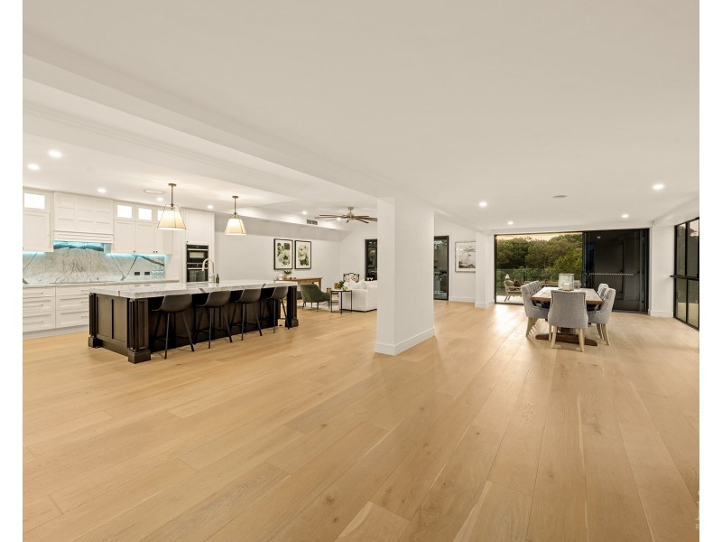 2344 Cressbrook Drive, Hope Island QLD 4212