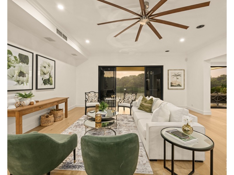 2344 Cressbrook Drive, Hope Island QLD 4212