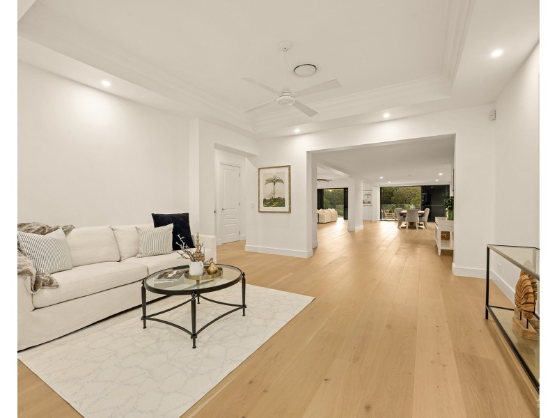 2344 Cressbrook Drive, Hope Island QLD 4212