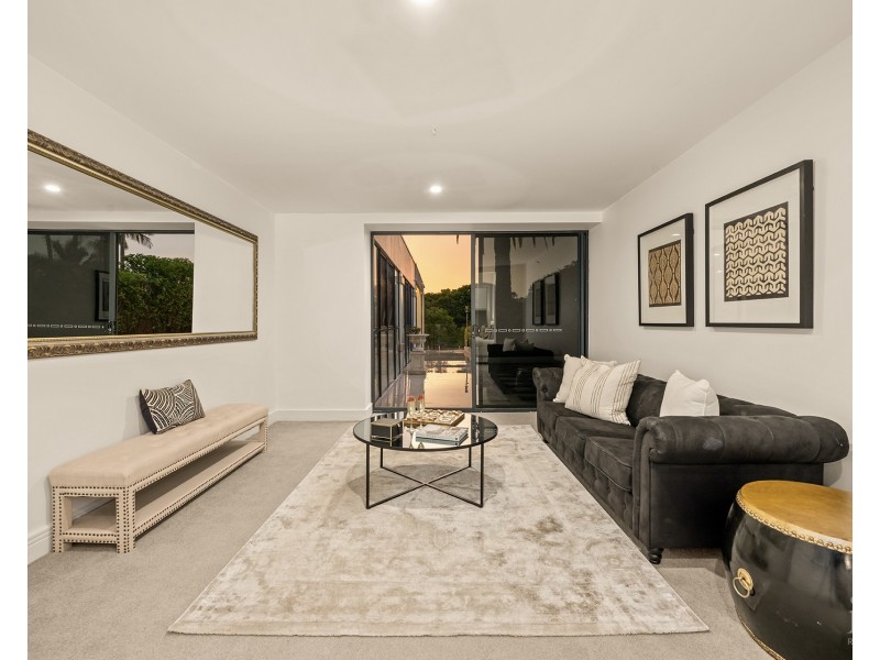 2344 Cressbrook Drive, Hope Island QLD 4212