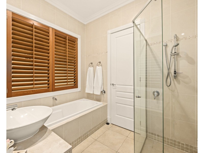 2344 Cressbrook Drive, Hope Island QLD 4212