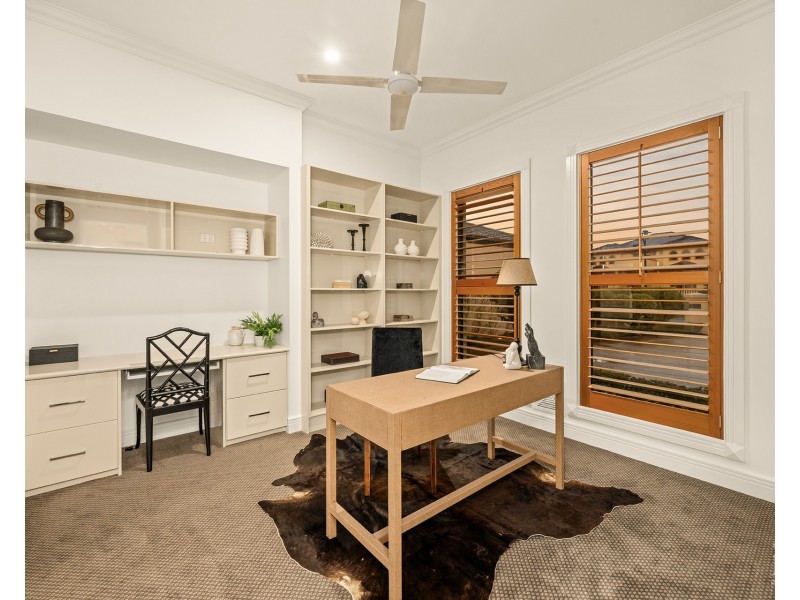 2344 Cressbrook Drive, Hope Island QLD 4212