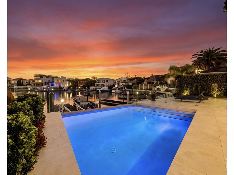 68 The Sovereign Mile, Sovereign Islands QLD 4216