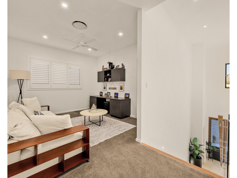68 The Sovereign Mile, Sovereign Islands QLD 4216