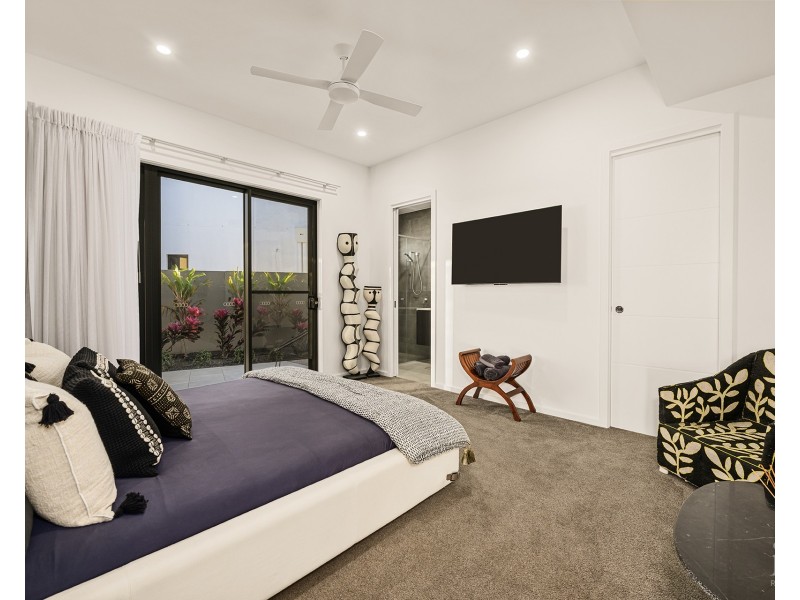 68 The Sovereign Mile, Sovereign Islands QLD 4216