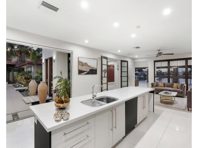 3103 Riverleigh Drive, Hope Island QLD 4212