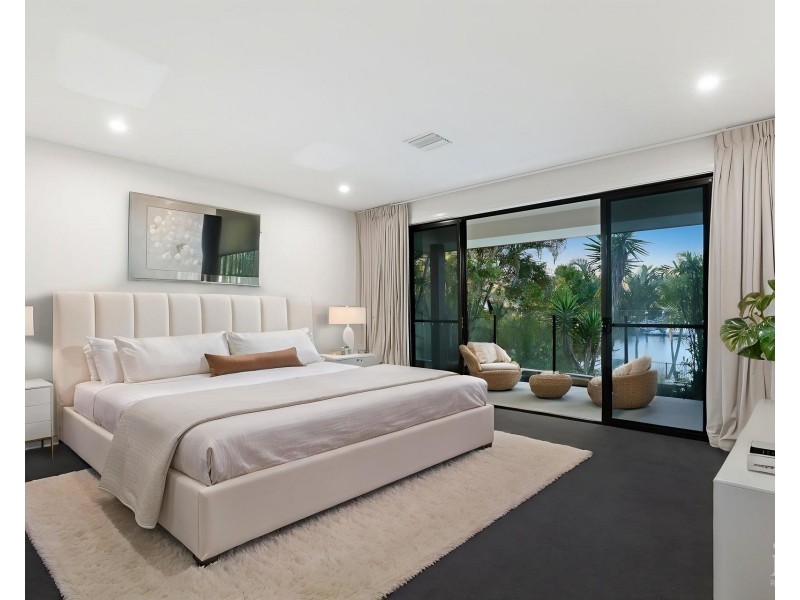 3103 Riverleigh Drive, Hope Island QLD 4212