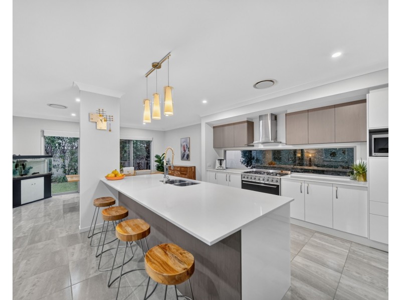 7828 Pavilions Close, Hope Island QLD 4212