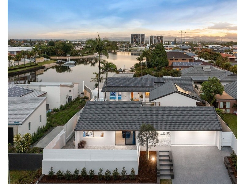 1 Rudd Street, Broadbeach Waters QLD 4218