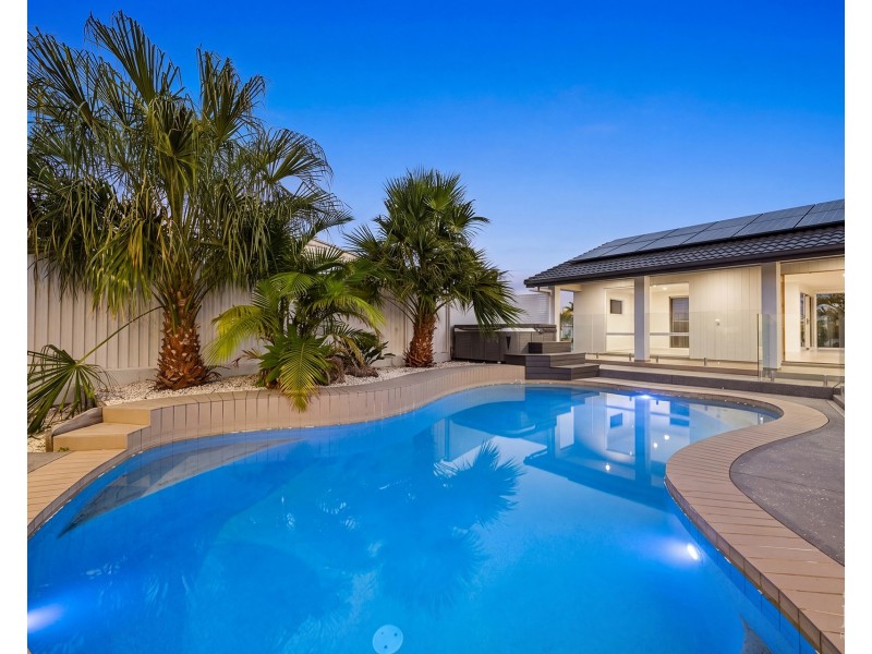 1 Rudd Street, Broadbeach Waters QLD 4218
