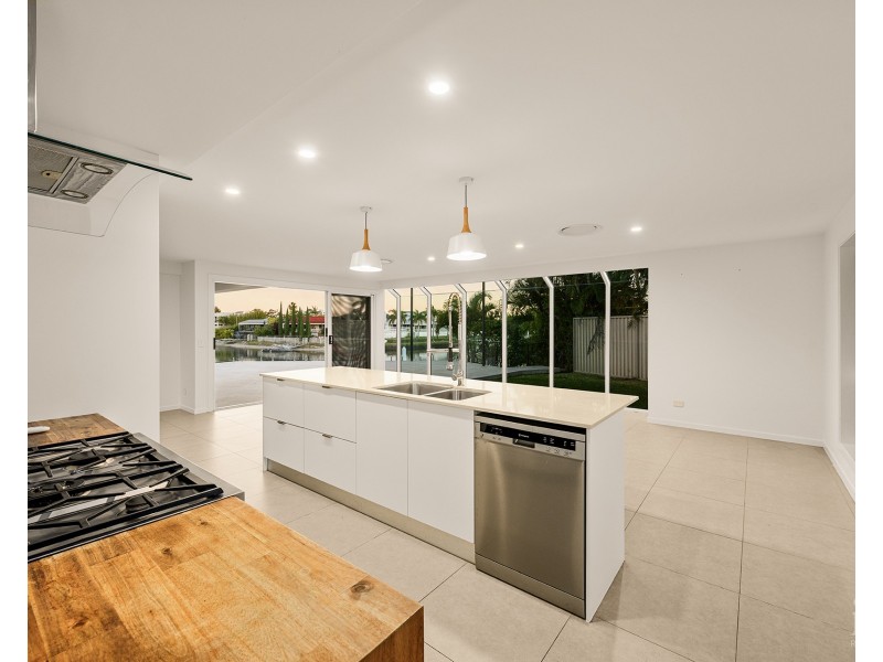 1 Rudd Street, Broadbeach Waters QLD 4218
