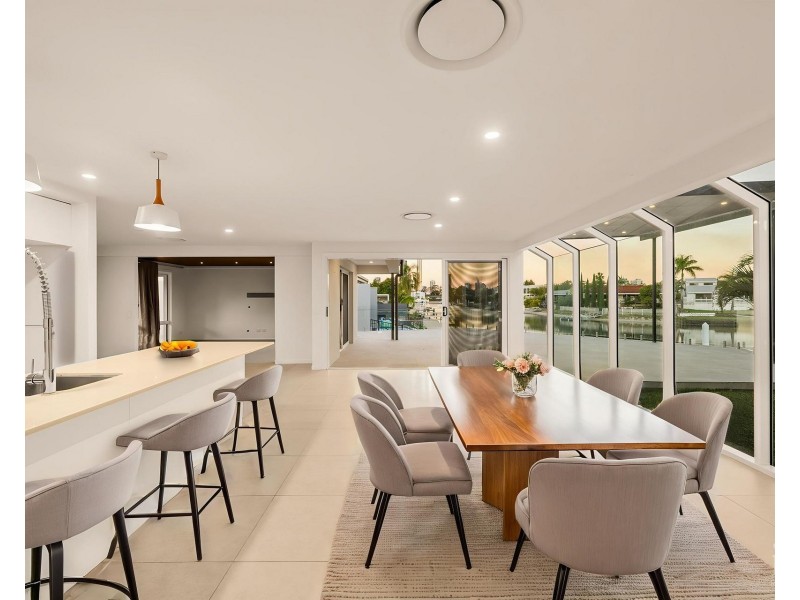 1 Rudd Street, Broadbeach Waters QLD 4218