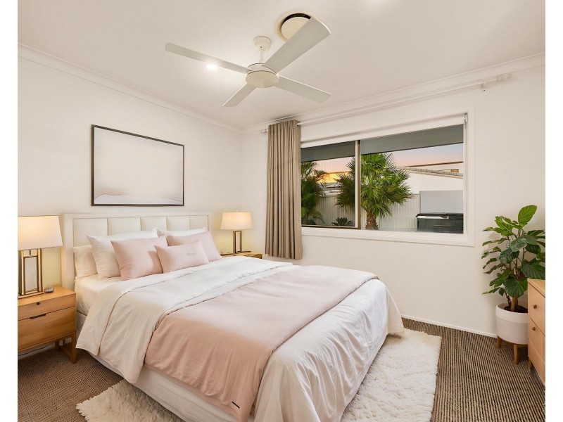 1 Rudd Street, Broadbeach Waters QLD 4218