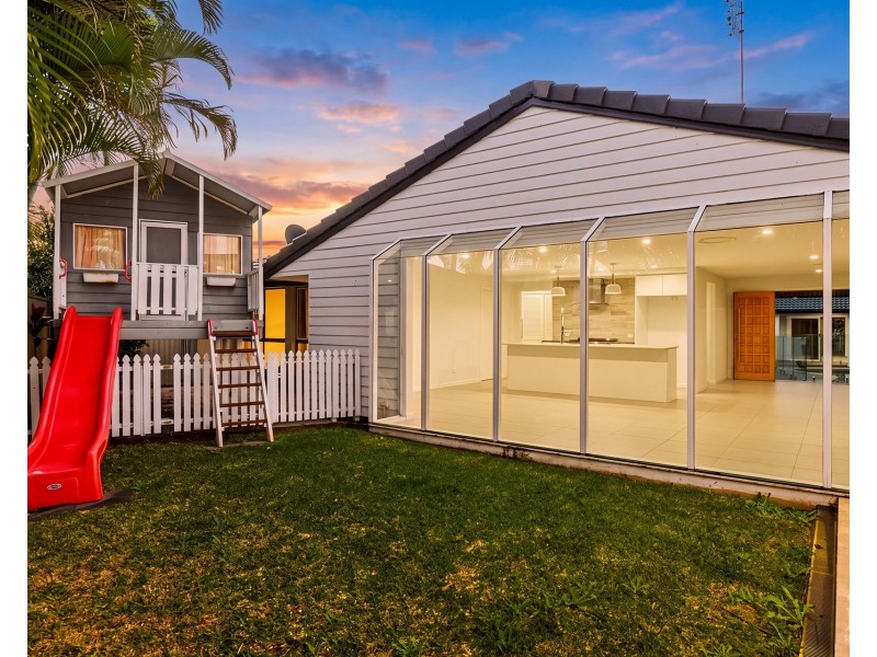 1 Rudd Street, Broadbeach Waters QLD 4218