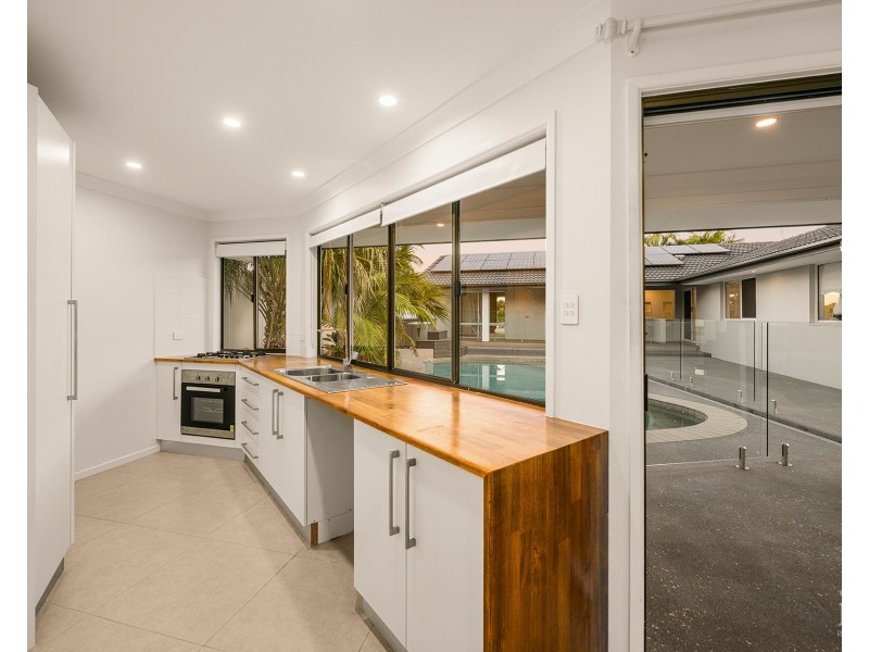 1 Rudd Street, Broadbeach Waters QLD 4218