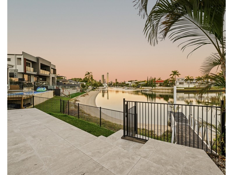 1 Rudd Street, Broadbeach Waters QLD 4218