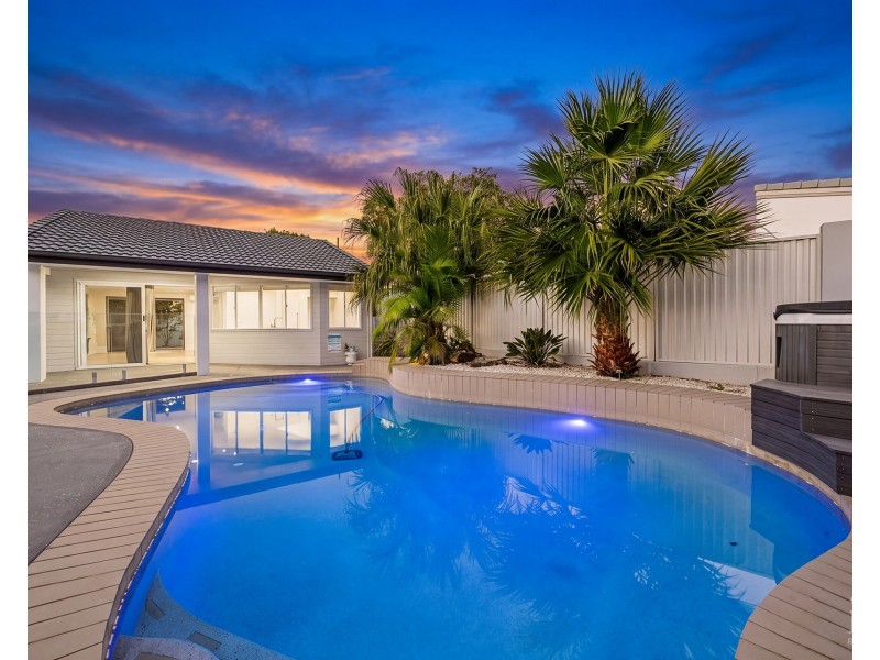 1 Rudd Street, Broadbeach Waters QLD 4218
