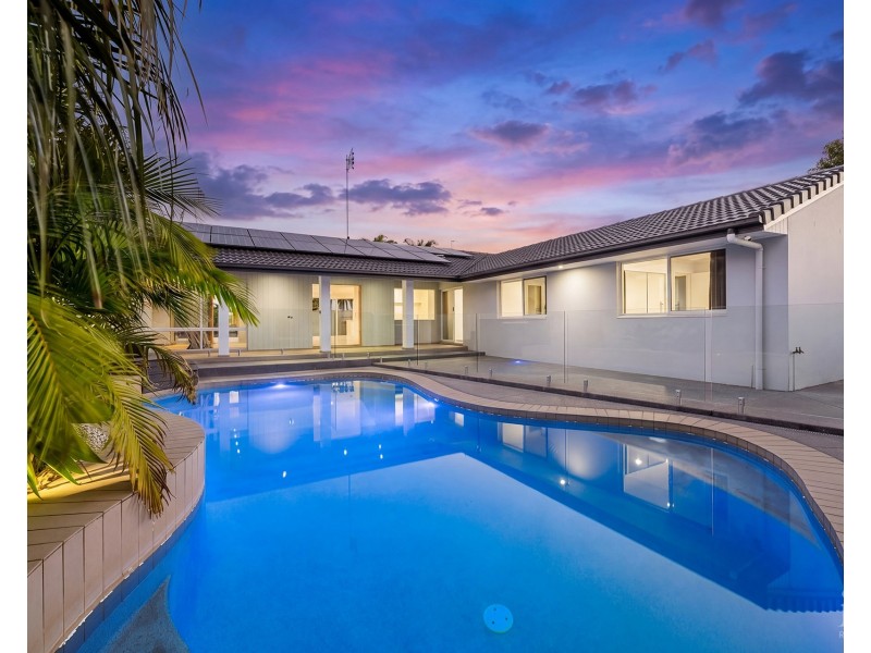 1 Rudd Street, Broadbeach Waters QLD 4218