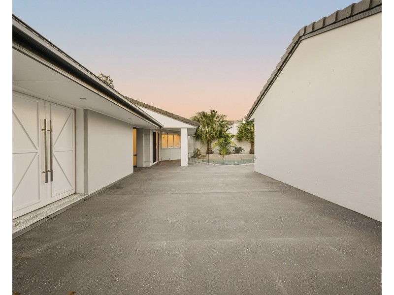 1 Rudd Street, Broadbeach Waters QLD 4218