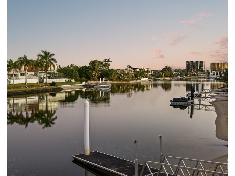1 Rudd Street, Broadbeach Waters QLD 4218