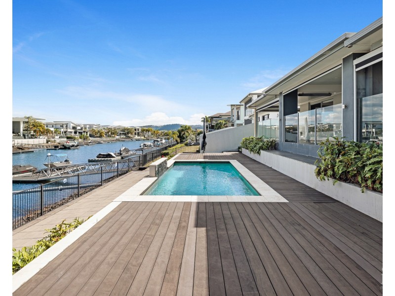 21 Harbourvue Court, Helensvale QLD 4212