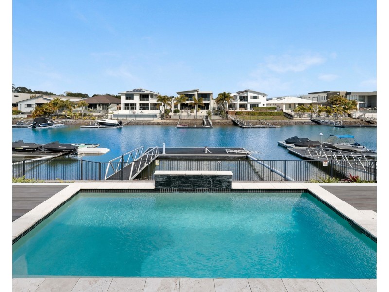21 Harbourvue Court, Helensvale QLD 4212