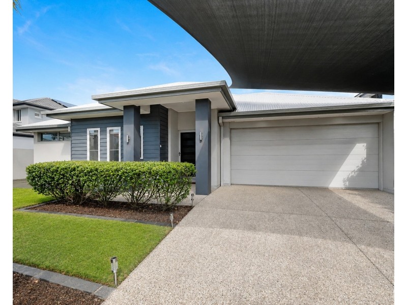 21 Harbourvue Court, Helensvale QLD 4212