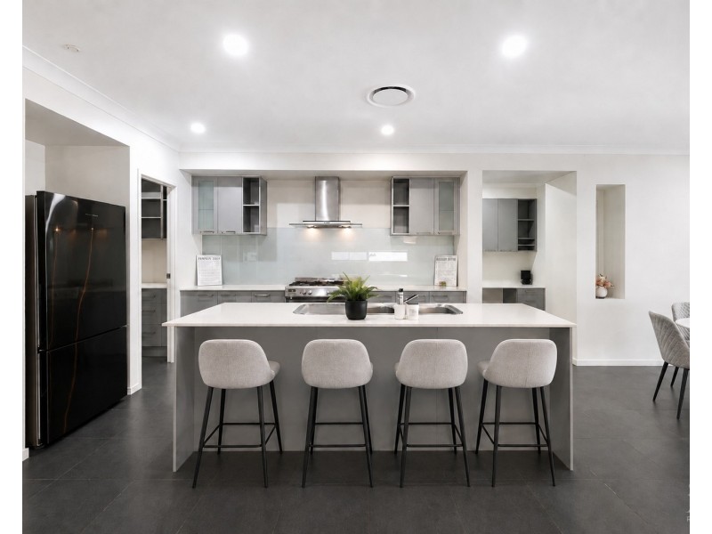 21 Harbourvue Court, Helensvale QLD 4212