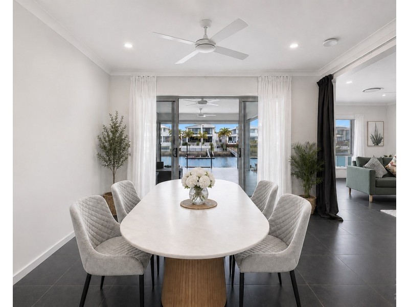 21 Harbourvue Court, Helensvale QLD 4212