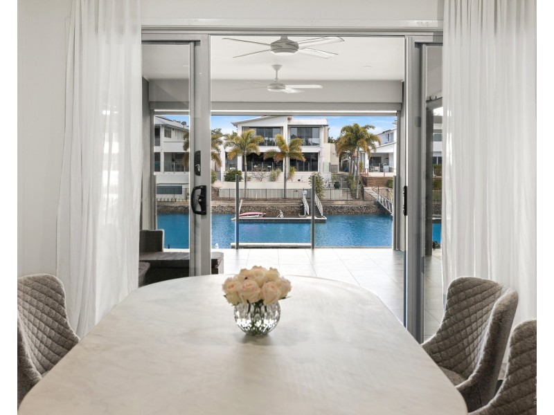 21 Harbourvue Court, Helensvale QLD 4212