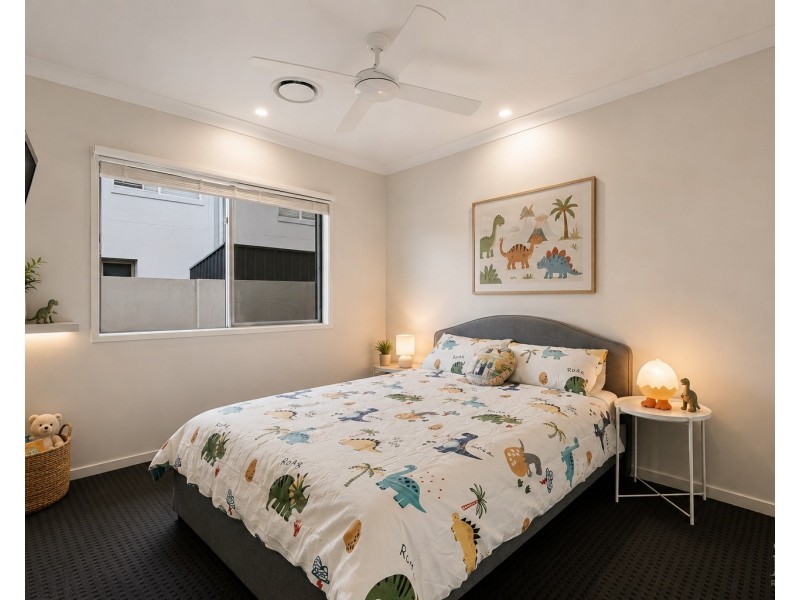 21 Harbourvue Court, Helensvale QLD 4212
