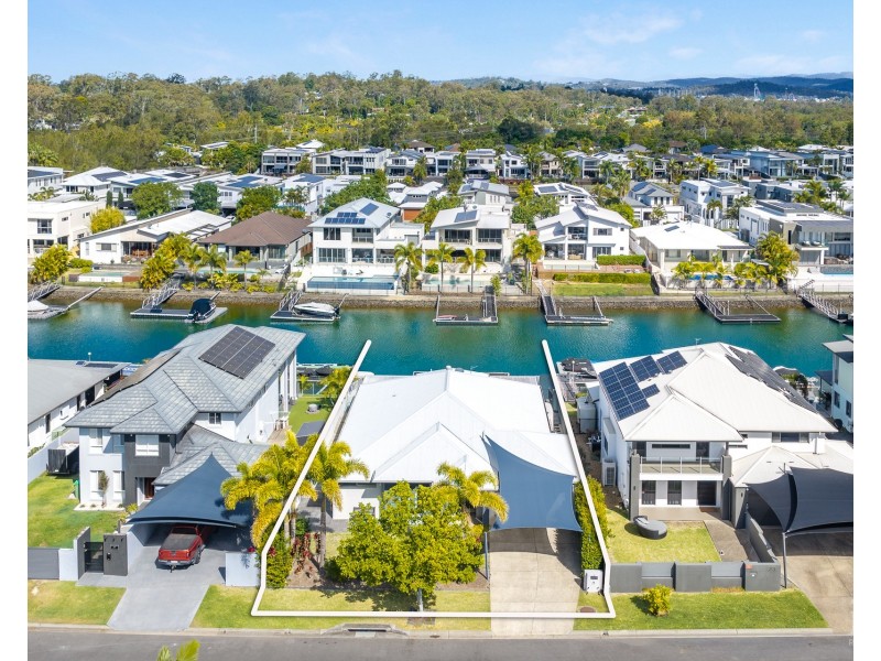 21 Harbourvue Court, Helensvale QLD 4212