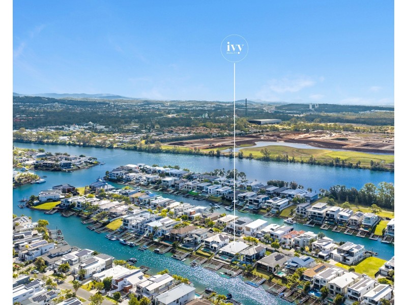21 Harbourvue Court, Helensvale QLD 4212