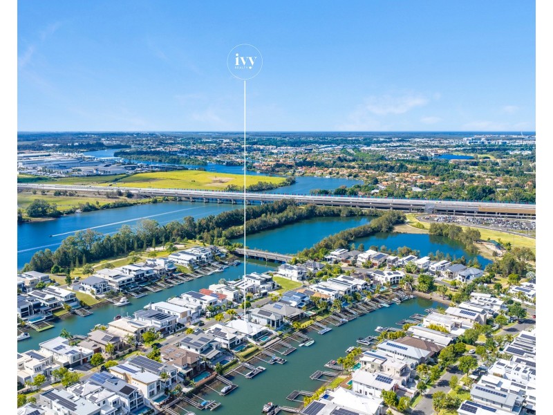 21 Harbourvue Court, Helensvale QLD 4212
