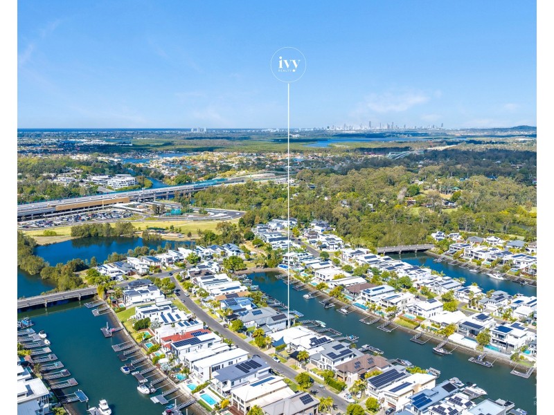 21 Harbourvue Court, Helensvale QLD 4212