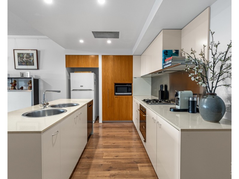 1768/1 Rialto Quay Drive Quay, Hope Island QLD 4212