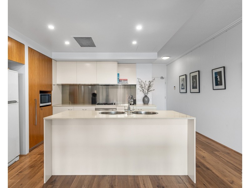 1768/1 Rialto Quay Drive Quay, Hope Island QLD 4212