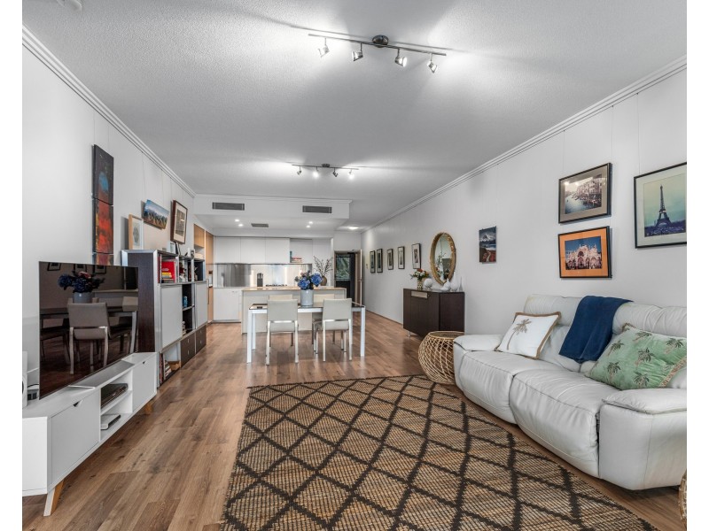 1768/1 Rialto Quay Drive Quay, Hope Island QLD 4212